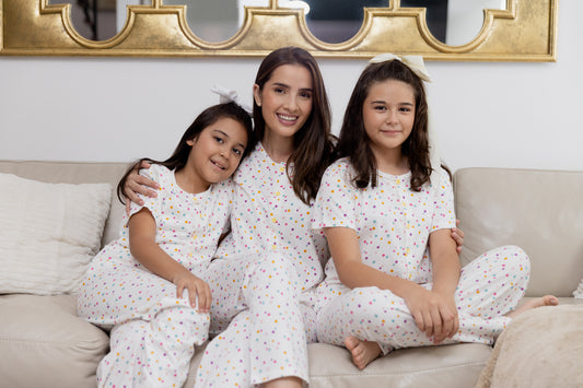 Pijama Niña Pantalón Manga Corta Botones. Confetti.