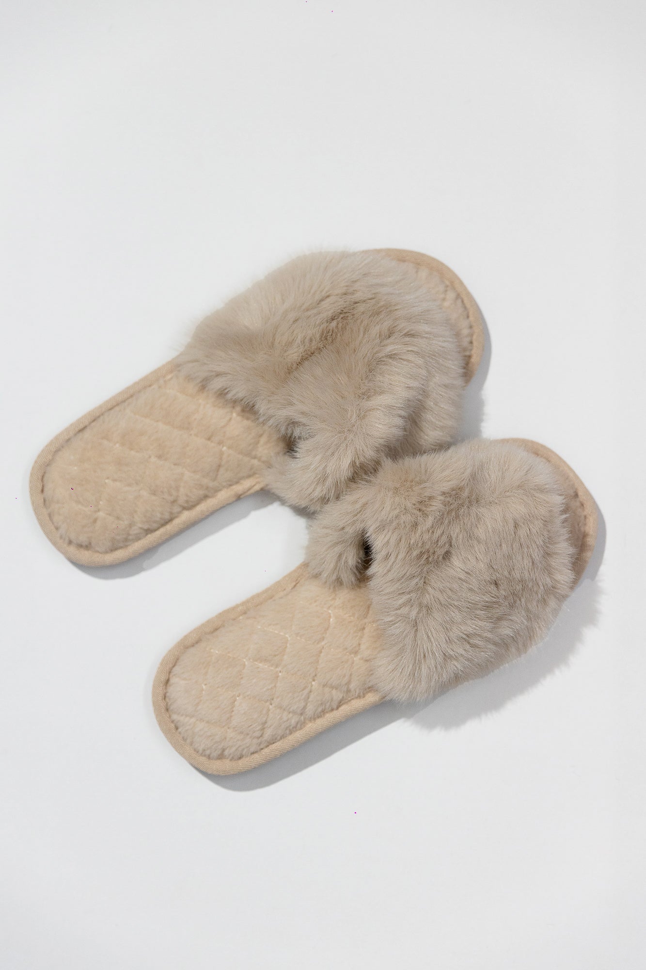 Pantuflas Slide Banda de Peluche Esponjoso — 5 colores