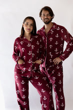 Pijama de Franela Unisex Anclas Vino. Christmas PJ's.
