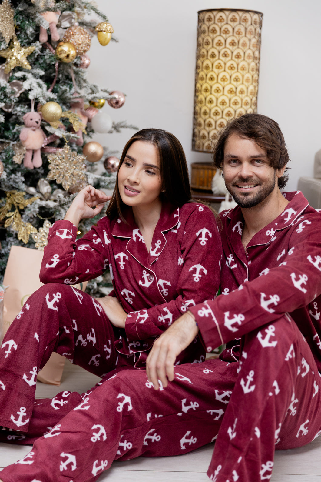 Pijama de Franela Unisex Anclas Vino. Christmas PJ's.